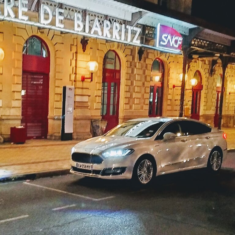 Mietwagen mit Fahrer Biarritz: Ford