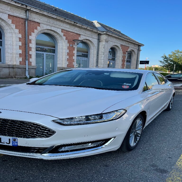 Mietwagen mit Fahrer Onet-le-Château: Ford