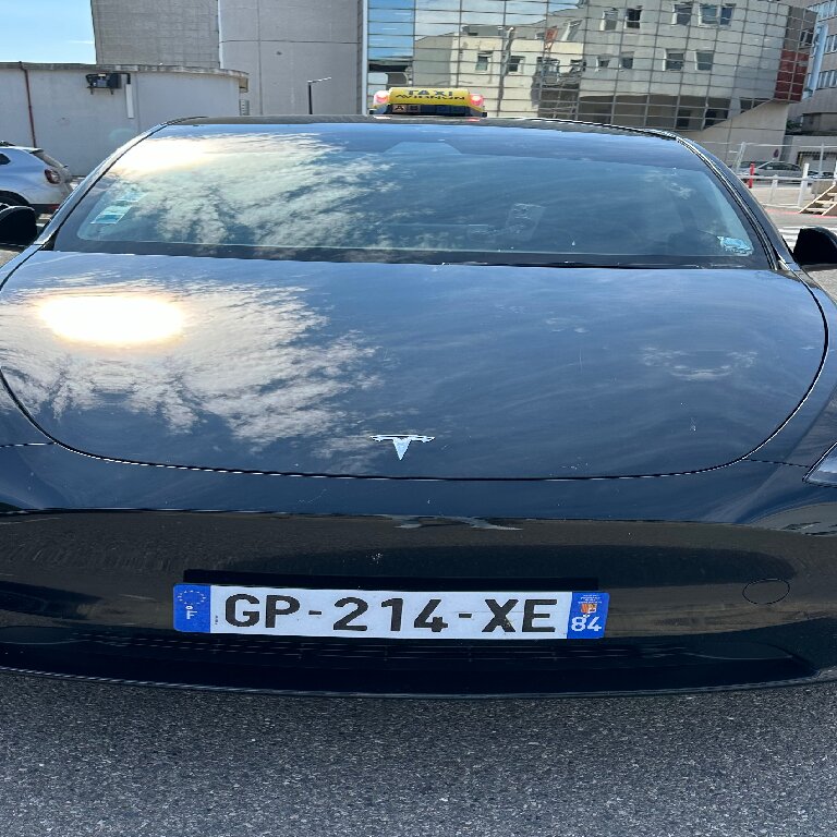 Taxi Saint-Christol: Tesla