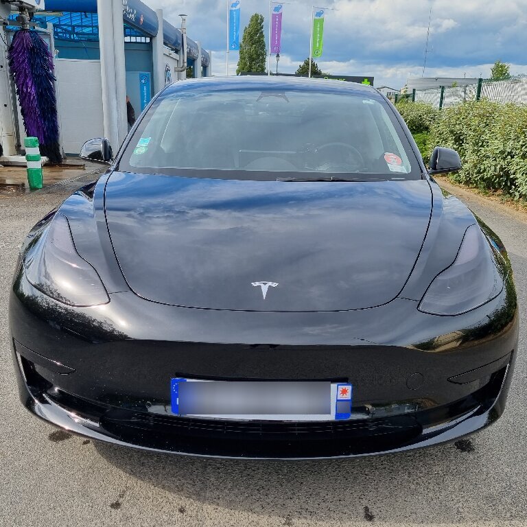VTC Guérard: Tesla