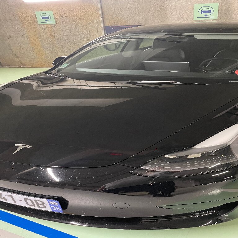 VTC Rennes: Tesla