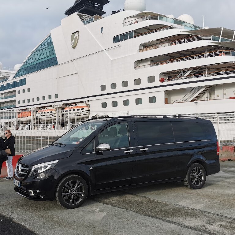 Mietwagen mit Fahrer La Rochelle: Mercedes