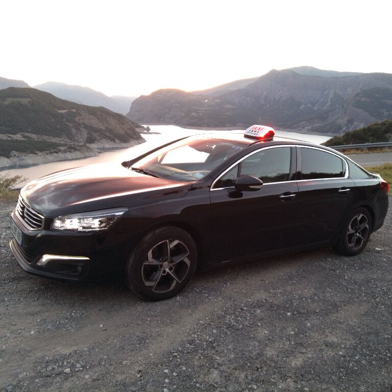 Taxi L'Argentière-la-Bessée: Peugeot