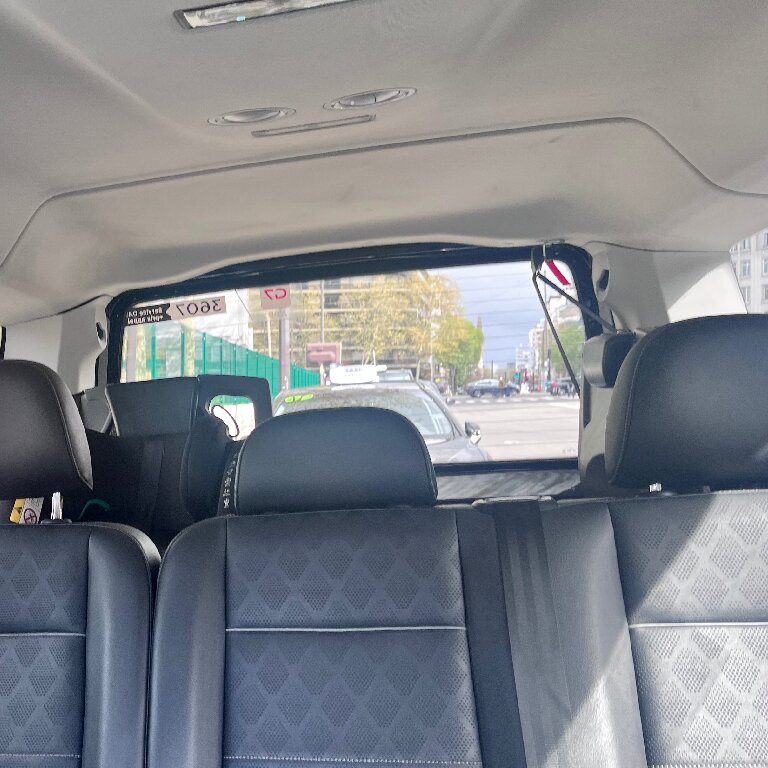 Mietwagen mit Fahrer Paris: Ford