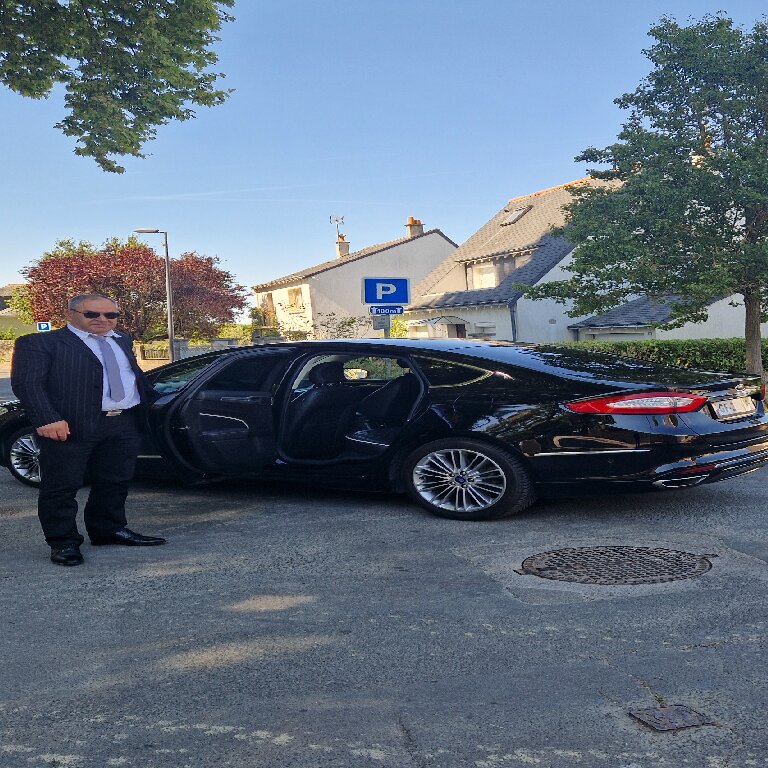 Mietwagen mit Fahrer Tours: Ford