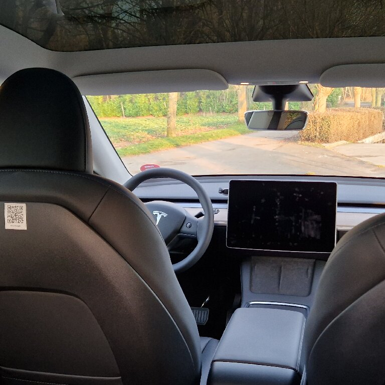 Mietwagen mit Fahrer Marchiennes: Tesla
