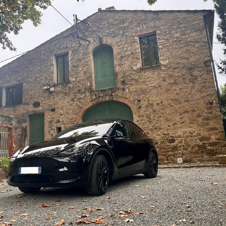 VTC La Motte: Tesla