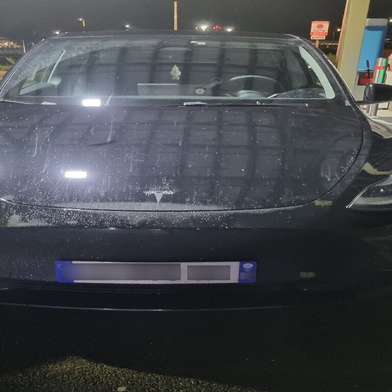 VTC L'Isle-d'Abeau: Tesla