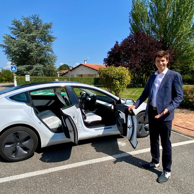 Mietwagen mit Fahrer Pertuis: Tesla