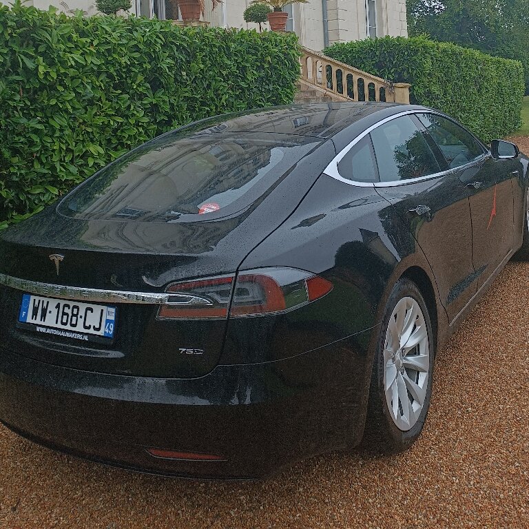 VTC Montreuil-Juigné: Tesla