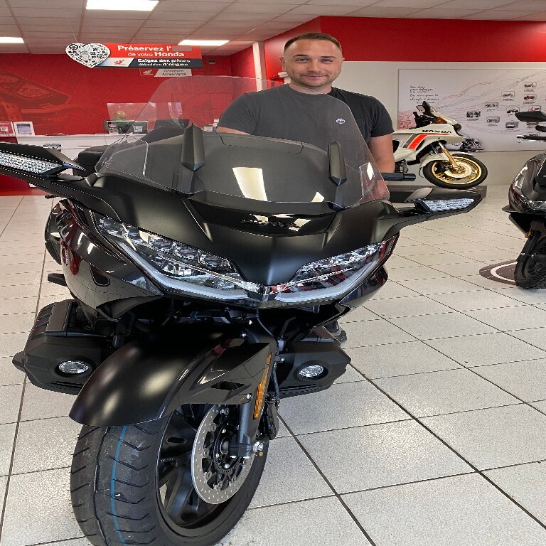 Motorrad mit Fahrer Champs-sur-Marne: Honda