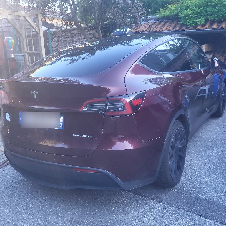 Taxi Calais: Tesla