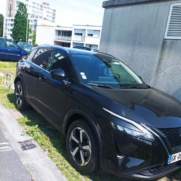 Mietwagen mit Fahrer Mont-Saint-Aignan: Nissan