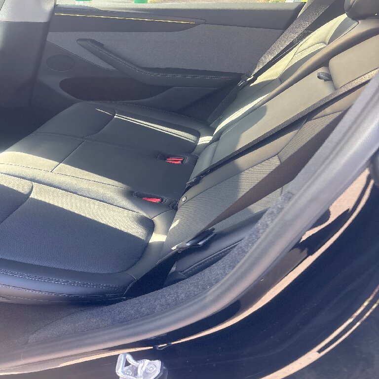 Mietwagen mit Fahrer Rambouillet: Tesla