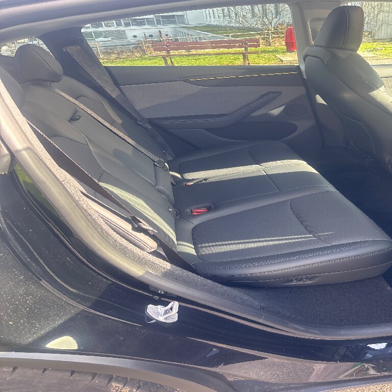 Mietwagen mit Fahrer Rambouillet: Tesla