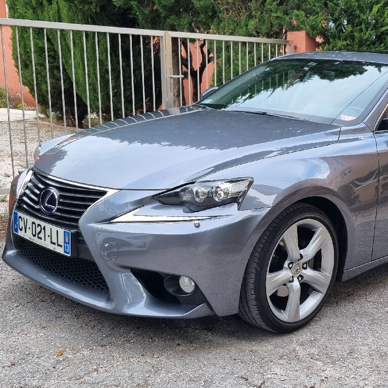 Personenvervoer Le Pradet: Lexus