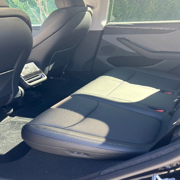 Mietwagen mit Fahrer Le Perreux-sur-Marne: Tesla