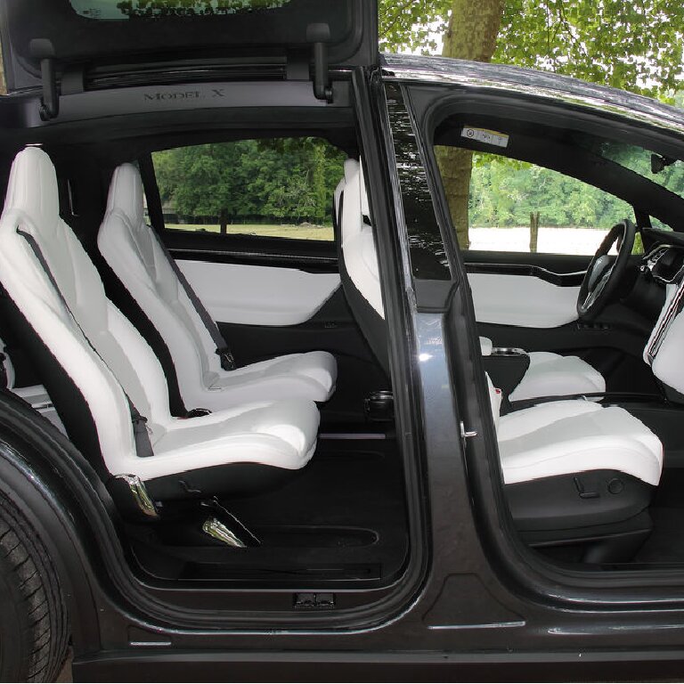 VTC Lyon: Tesla
