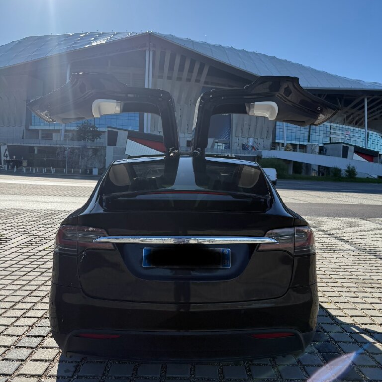 VTC Lyon: Tesla