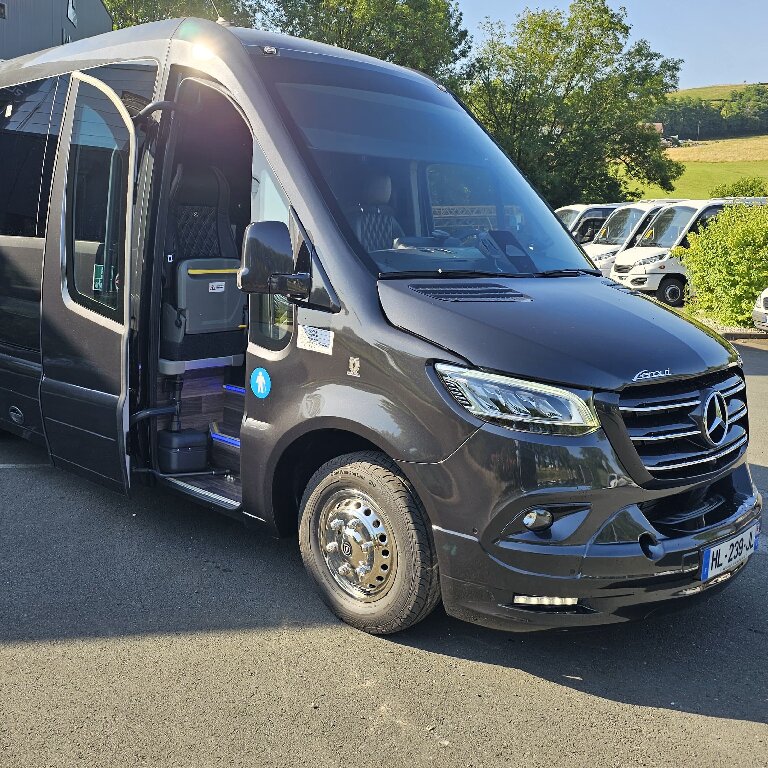 Reisebus Anbieter Nanterre: Mercedes