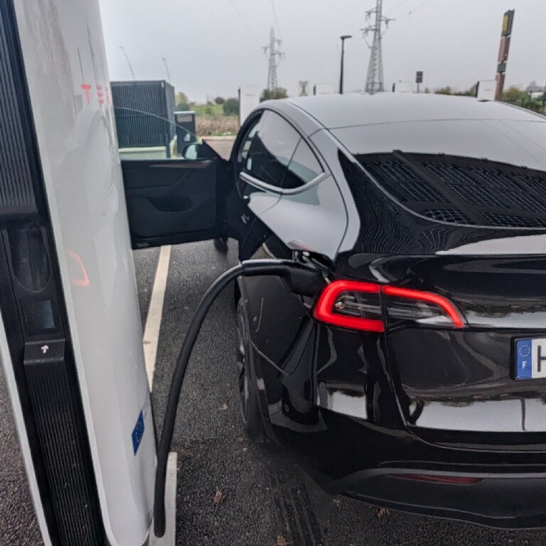 VTC Tournon-Saint-Martin: Tesla