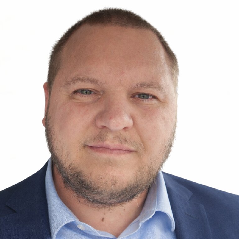 Personenvervoer Saint-Germain-sur-Moine: Tesla