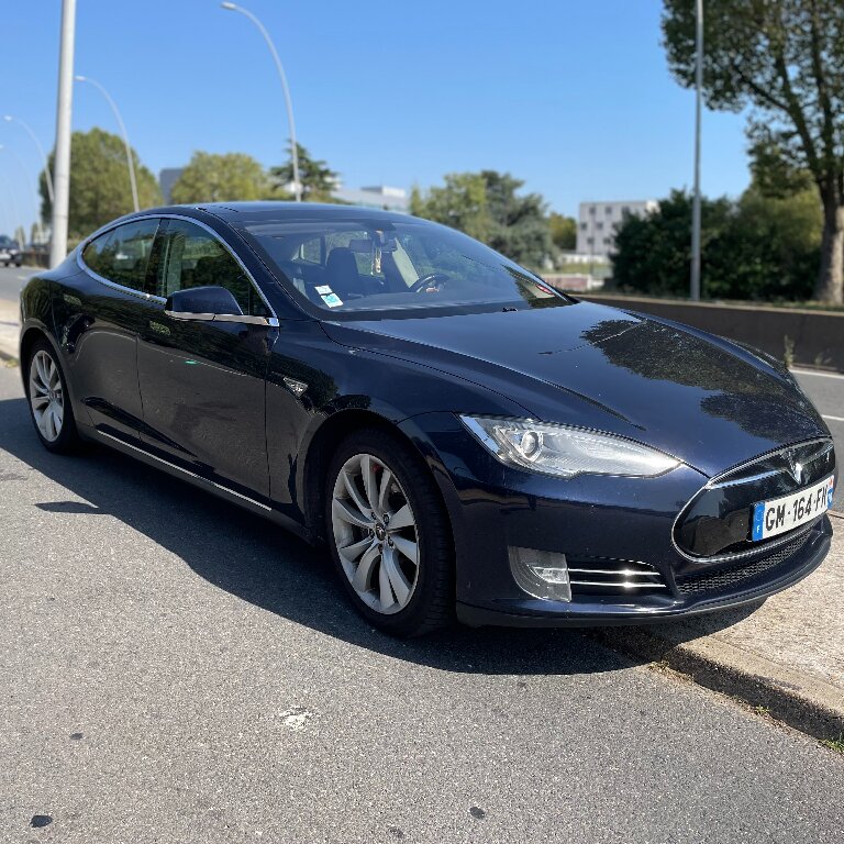 Personenvervoer Les Mureaux: Tesla