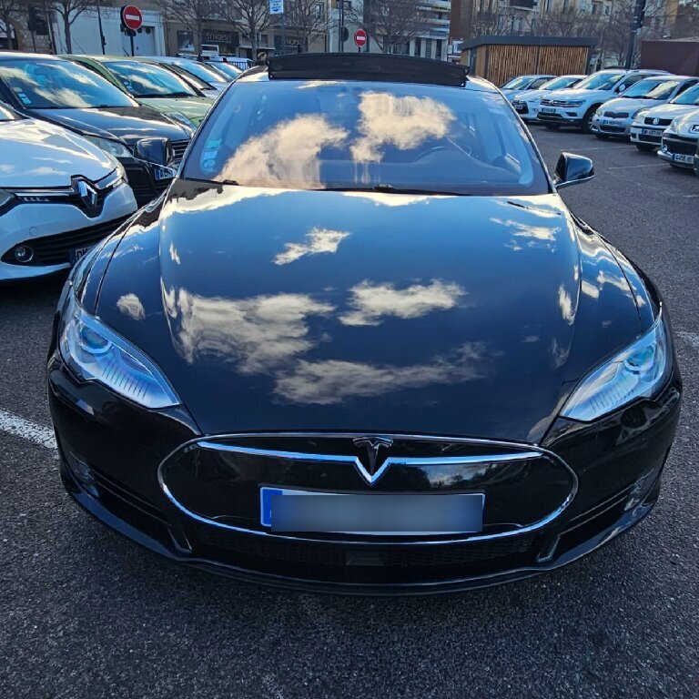Personenvervoer Estagel: Tesla