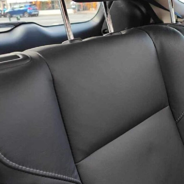 Mietwagen mit Fahrer Toulouse: Mitsubishi