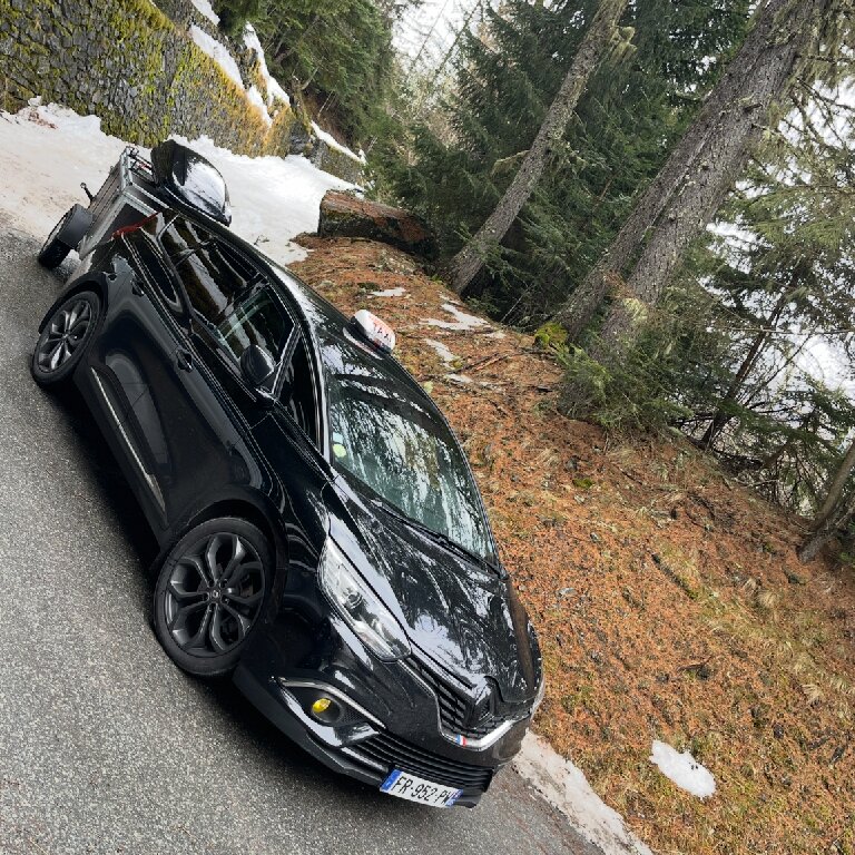 VTC La Roche-des-Arnauds: Renault